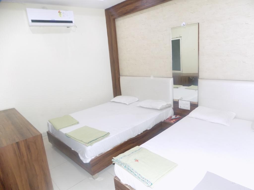 Hotel Tathastu Удджайн Экстерьер фото